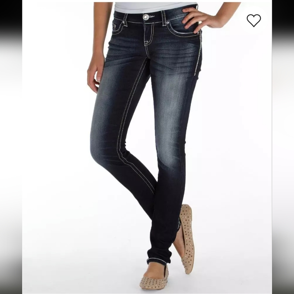 Daytrip Women's Dark Wash Skinny Jeans